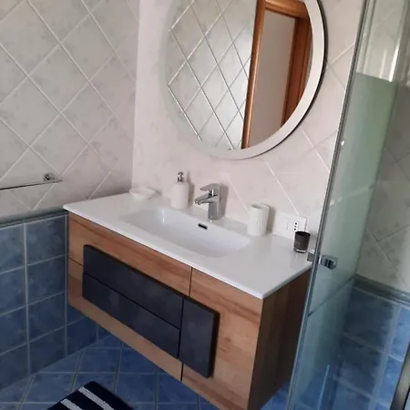 לינה וארוחת בוקר Ninedda מונופולי