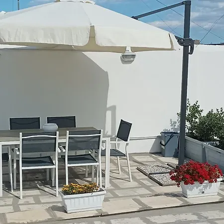 Couette-café Ninedda Monopoli